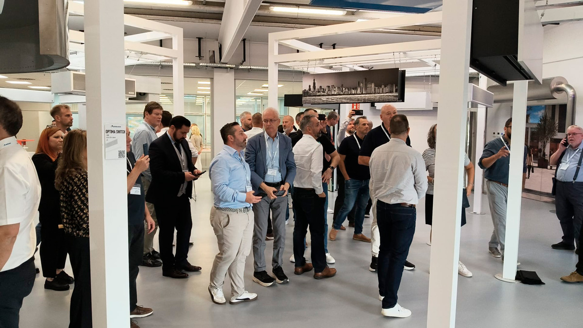 Visit to Airtècnics facilities during its 40th anniversary