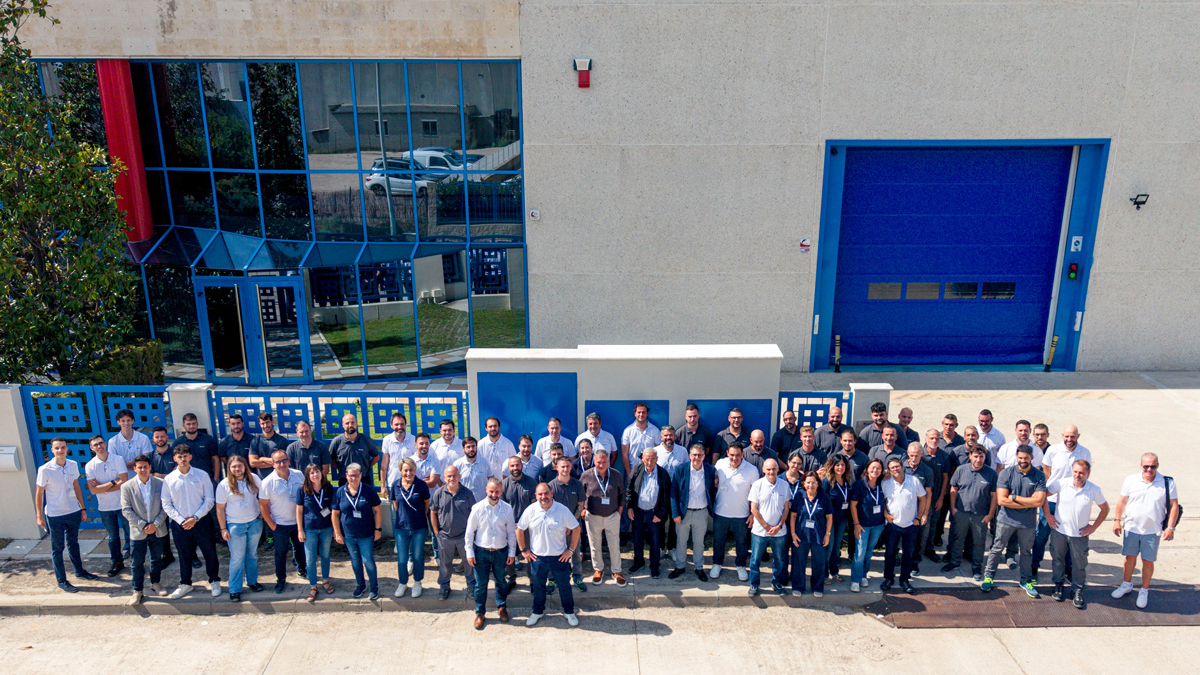 Airtècnics team and partners during the 40th anniversary celebration