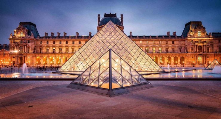 Louvre-museum-in-Paris.jpg