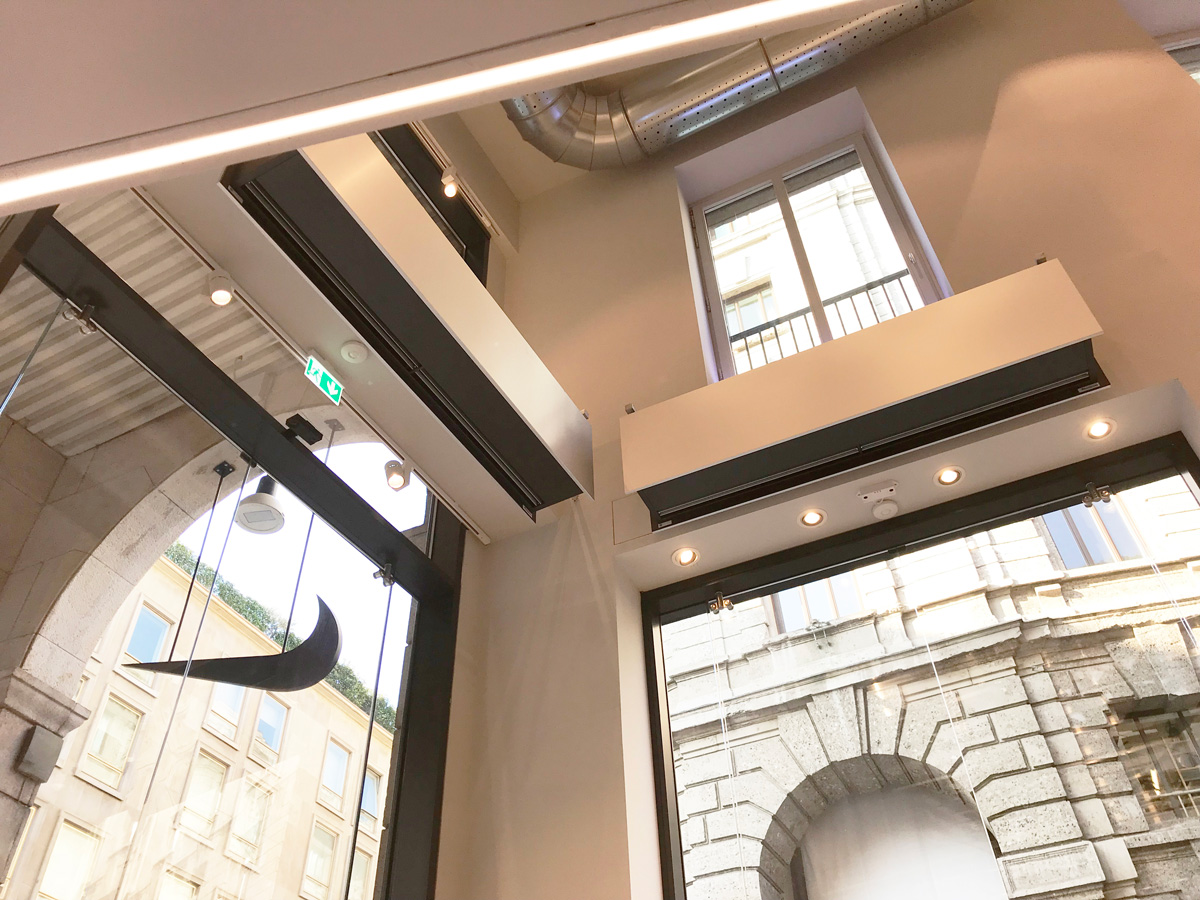 Cortines d'aire ZEN BB Nike Milano flagship store Itàlia