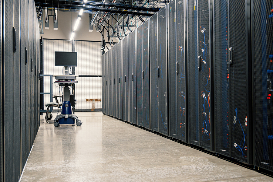 Data center con sistema de refrigeración